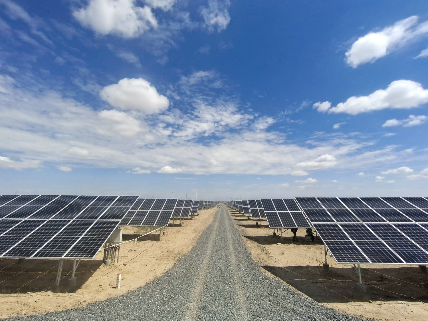 喜訊：能高公司承建100MW光伏發電項目實現全容量并網！(圖2)